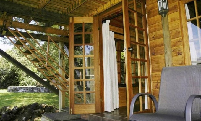 Giant's Castle Game Reserve Chalet De Esquí | Hidden Gem with magnificent lake and mountain views.