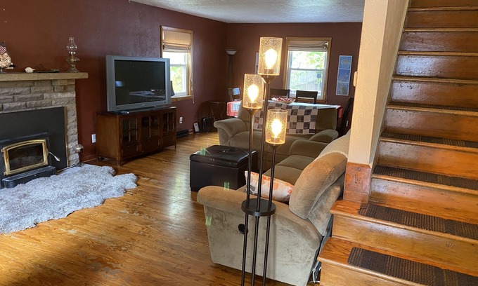 Kettering Casa | Hidden Heaven 2 has 3 bedrooms, 2 full bathrooms near WSU/UD/WPAFB/MVH/KMC