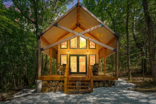Branson Casa | Hidden Hollow - Desirable Ozark Glamping