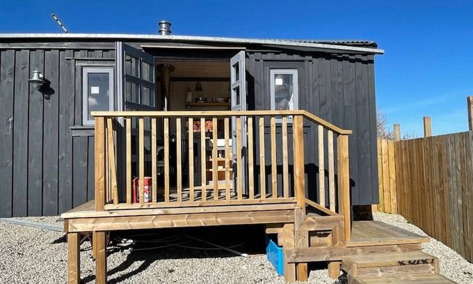 Tintagel Alquiler De RV | Hidden Hut – Secluded Shepherds Hut Titagel