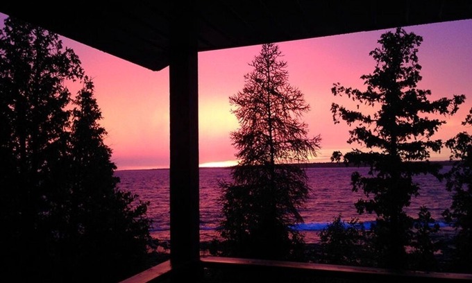 Northern Bruce Peninsula Cabaña | Hidden James retreat on the shoreline of Lake Huron, close to Grotto