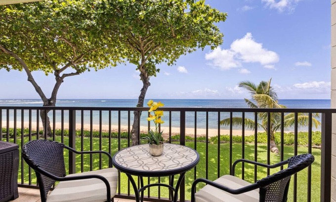 Waialee Apartamento | Hidden Jewel Beach front 30 Day rental