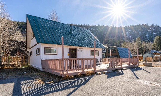 June Lake Casa | Hidden Meadow Cabin-June Lake, CA