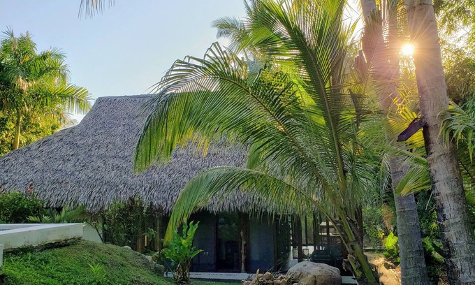 Tamanique Casa | Bungalow moderno escondido en la comunidad cerrada de Atami