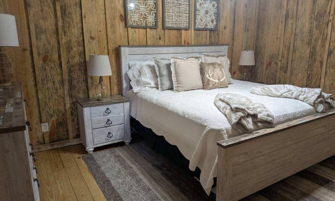Abbeville Cabina | Hidden Oaks Grand Cabin #1