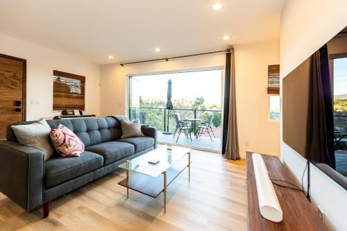 Eagle Rock Casa | Hidden Oasis 3 bedroom 2 bathroom Home With large backyard and Views Near DTLA
