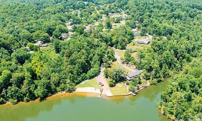 Northlakes Casa | Hidden Oasis Lake House Hickory