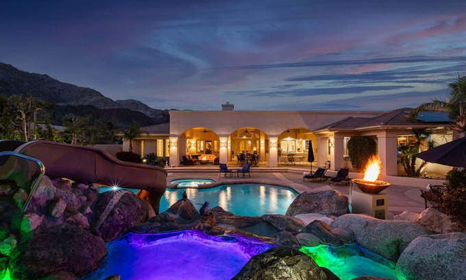 Palm Desert Villa | ¡NUEVO LISTADO! PRECIO PROMOCIONAL! ¡PISCINA PRIVADA A DOMICILIO EN CASA!