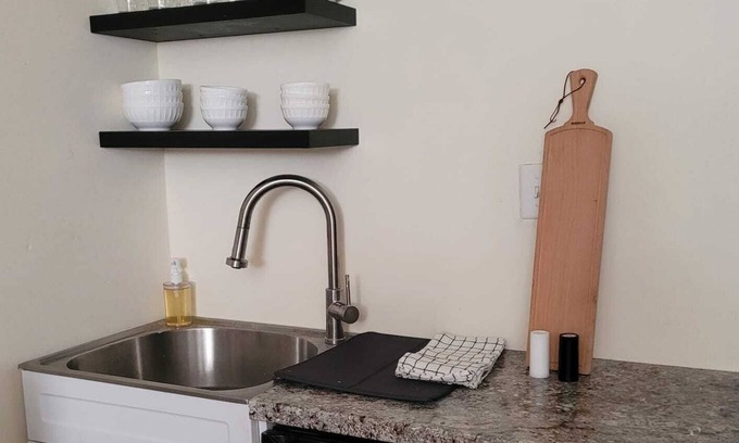 Hempstead Apartamento | Hidden Oasis w/B&B option....