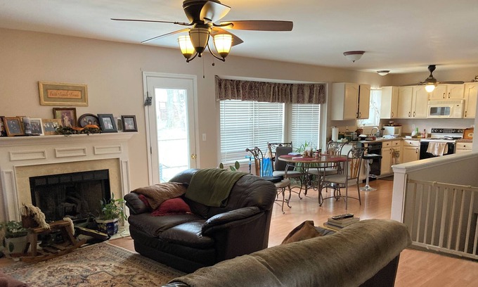 Wentzville Casa | Hidden Paradise. Close to everything