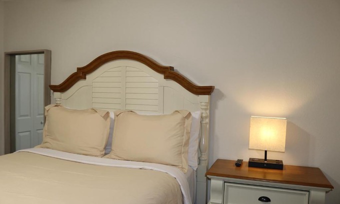 Lakeland Apartamento | Hidden Ruby-Apartment with Kitchen and Laundry