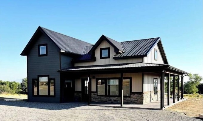 Montrose County Casa | Hidden Seewald Cabin on Vineyard with Hot Tub