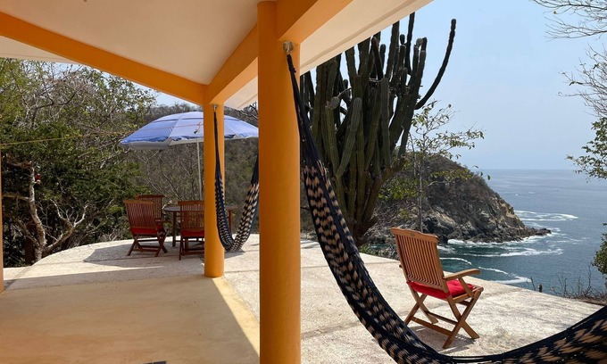 Puerto Ángel Casa | Hidden small house over Playa La Mina and stunning views of the Pacific Ocean