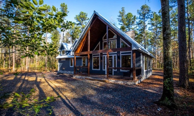 Smithville Cabina | Hidden Solace - Cozy & Romantic