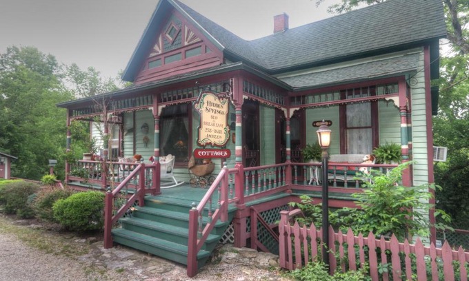 Eureka Springs Historic District Cama Y Desayuno | Hidden Springs Bed and Breakfast