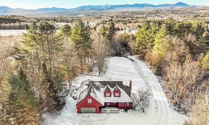 Morrisville Casa | Hidden Stowe Gem: Spacious Home on 100 Acres under 20 min drive to Stowe Mt.
