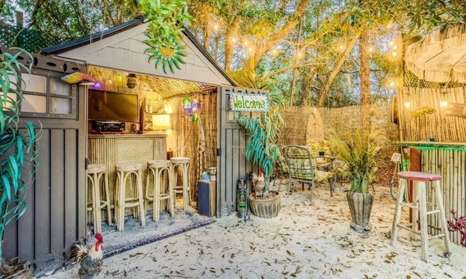 Navarre Casa | Hidden Tiki: Pool & Hot Tub with Resort Vibes!