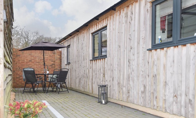 Raymonds Hill Cabaña | HIDEAWAY AT COOMB BANK FARM, pet friendly in Raymond's Hill