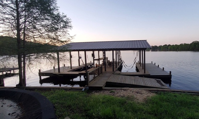 Farmerville Cabina | Hideaway Bay log Cabin