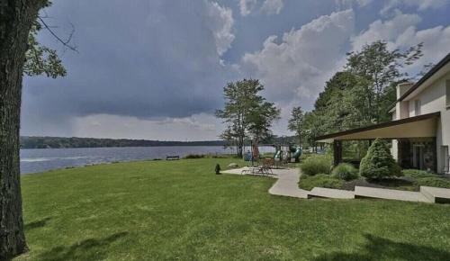 Pocono Summit Casa | Hideaway - LakeHouse/spa/dock/