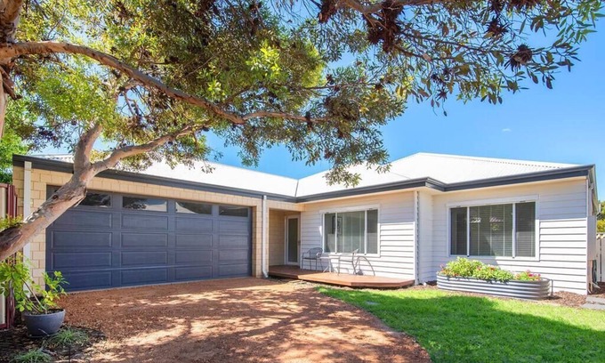 West Busselton Casa | Hideaway on High- 10 minute walk to town