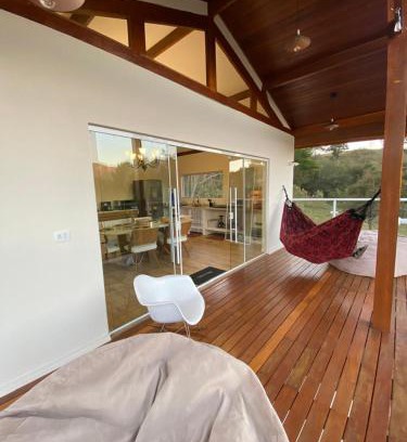 Goncalves Chalet De Esquí | Hidromassagem, Varanda e Vista Pedra do baú