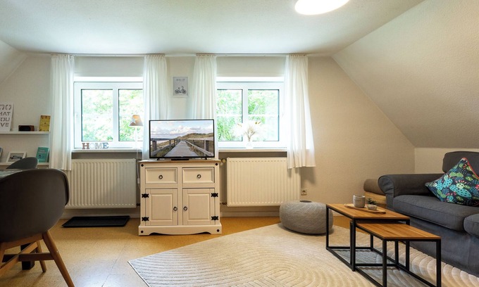 Großmorsum Apartamento | Hier Spielt ein Echter Naturbursche die Erste Geige: Eichenholz