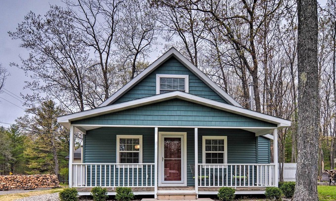 Higgins Lake Cabina | ¡NUEVO! Houghton Lake Area Cabin w / Fire Pit & Yard!