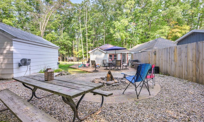 Higgins Lake Cabina | Higgins Lake Cabin - Walk to Water!