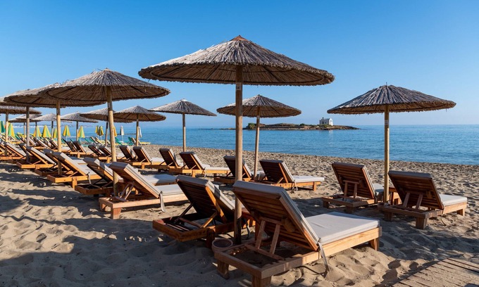 Malia Hotel | High Beach White
