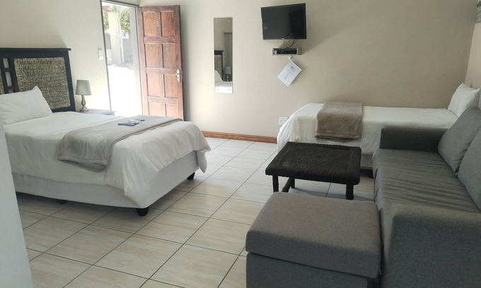 Upington Cabina | High Breeze Lodge
