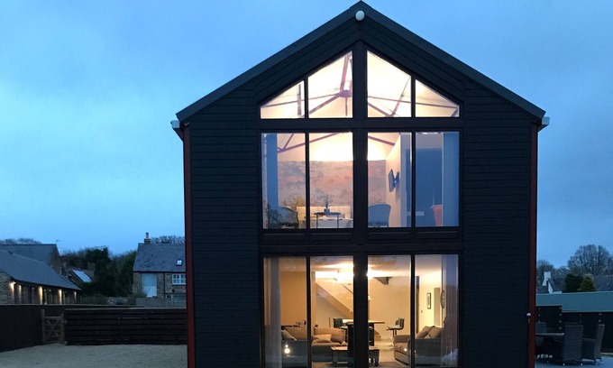 Witton Gilbert Cabaña | HIGH CHURCH HILL, pet friendly, with hot tub in Witton Gilbert