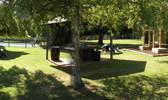 Bright Hotel | High Country Motor Inn