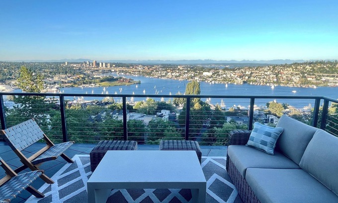 East Queen Anne Casa | High-End City Home w/ A L L the amenities!