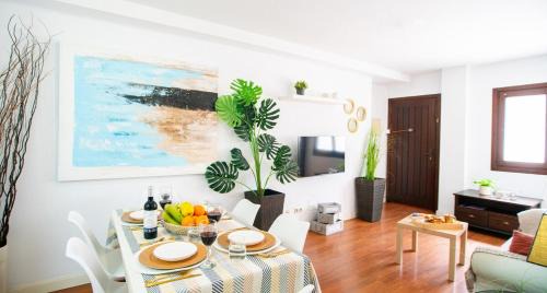 Carretera de Cadiz Apartamento | High-End Corner Stay with FREE Parking - Malaga