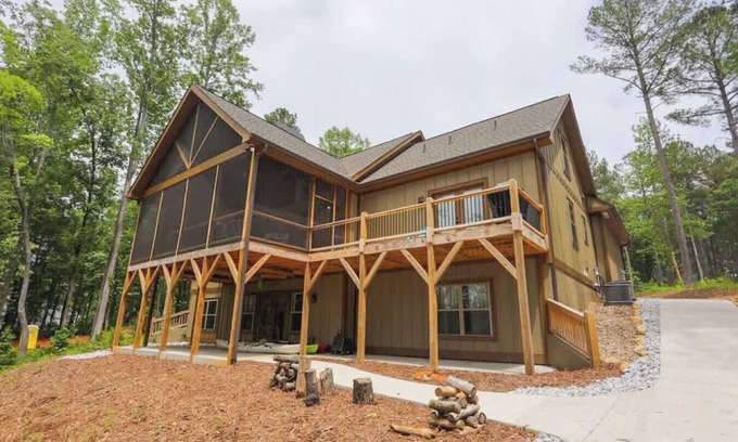 Seneca Casa | High Harbor Point on Quiet Cove