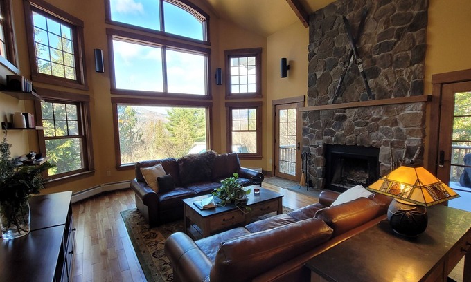 Waterville Valley Casa | High Noon Mountain House Spacious Ski Chalet