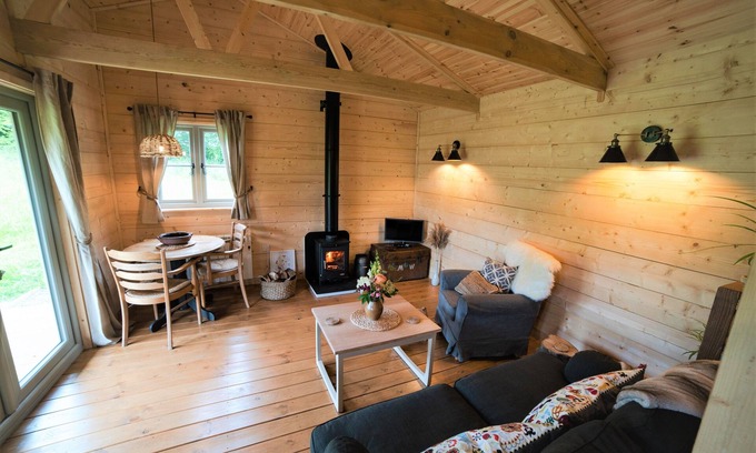 Holsworthy Cabina | High quality lodge in secluded field