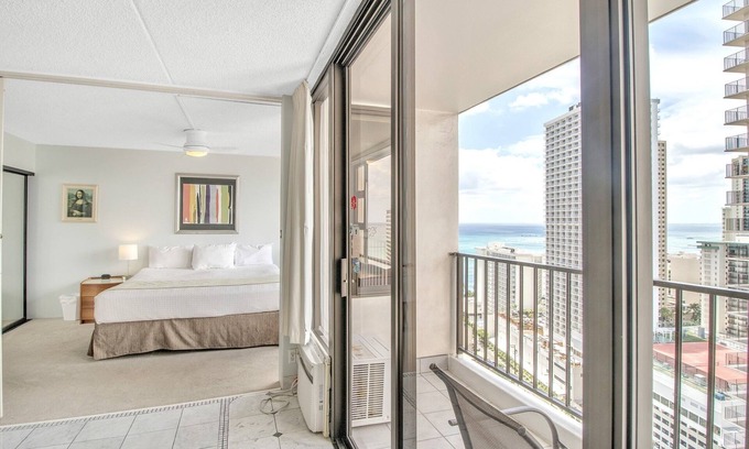 Waikiki Condominio | High Rise Ocean View Waikiki Condo, FREE Parking & Wi-Fi by Koko Resort Vacation Rentals