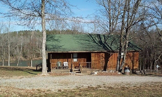 Mount Ida Cabina | Cabañas High Shoals, cabina 2. Cabaña en el río Ouachita.