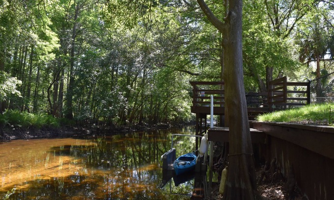 Dunnellon Casa | High speed internet, bikes kayaks fenced backyard, pet friendly on Withlacoochee