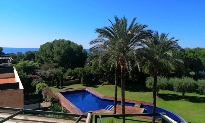 Torredembarra Apartamento | EXCELENTE APARTAMENTO EN 1ª LÍNEA DE MAR CON GIMNASIO Y PISCINA CLIMATIZADA