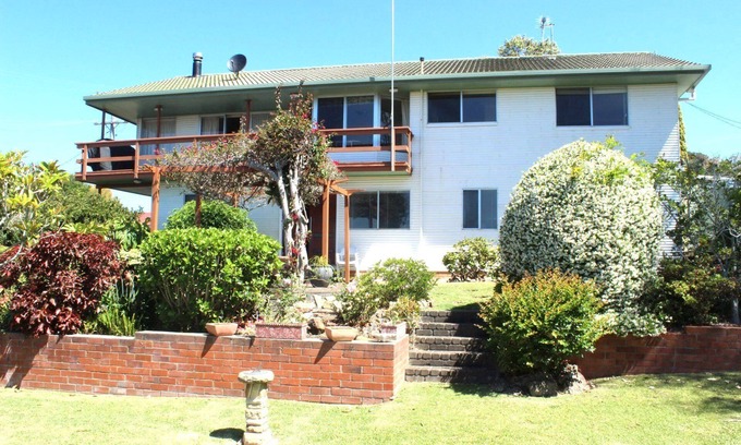 Black Head Casa | High Street Retreat Black Head