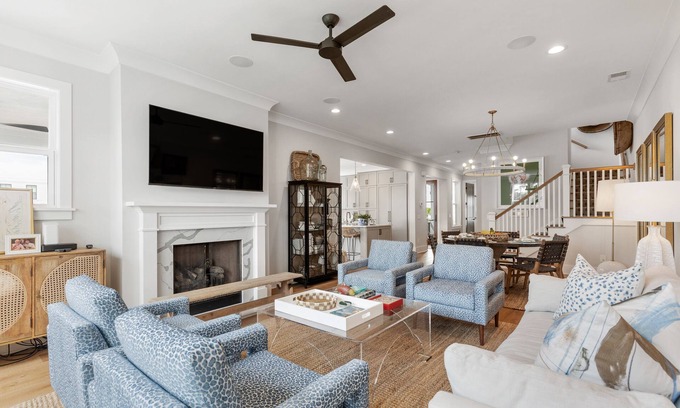 Johns Island Casa | “High Tide” 2590 Helmsman Road, Johns Island is a 3 bedroom, 3.5 bath villa