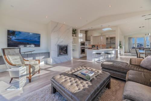 Old Town Casa | High Tide Haven - Hot Tub Harbor Views
