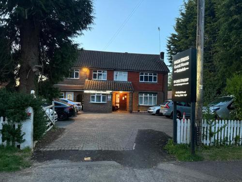 Horley Casa | High Trees Guest House Gatwick