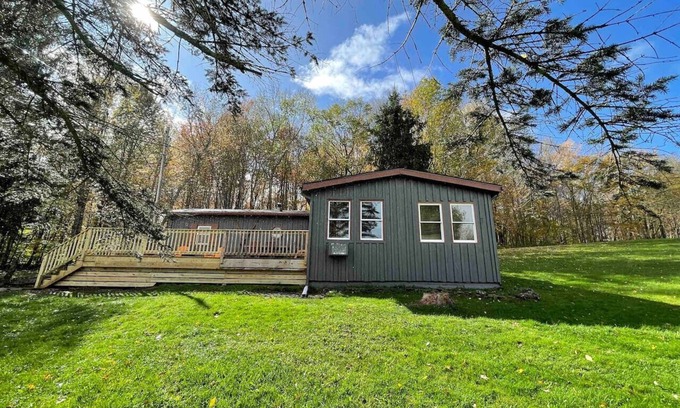 New Kingston Cabina | High-View Catskills Cabin