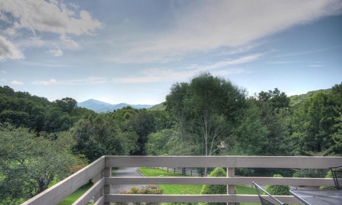 Boone Casa | Higher Ground at Yonahlossee