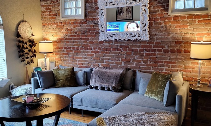 West Highland Casa | Highland Square Cutie-Charming house-walking distance to restaurants/shops