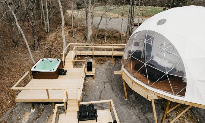 Smithville Cabina | Highland Views at Five Meadows Farms